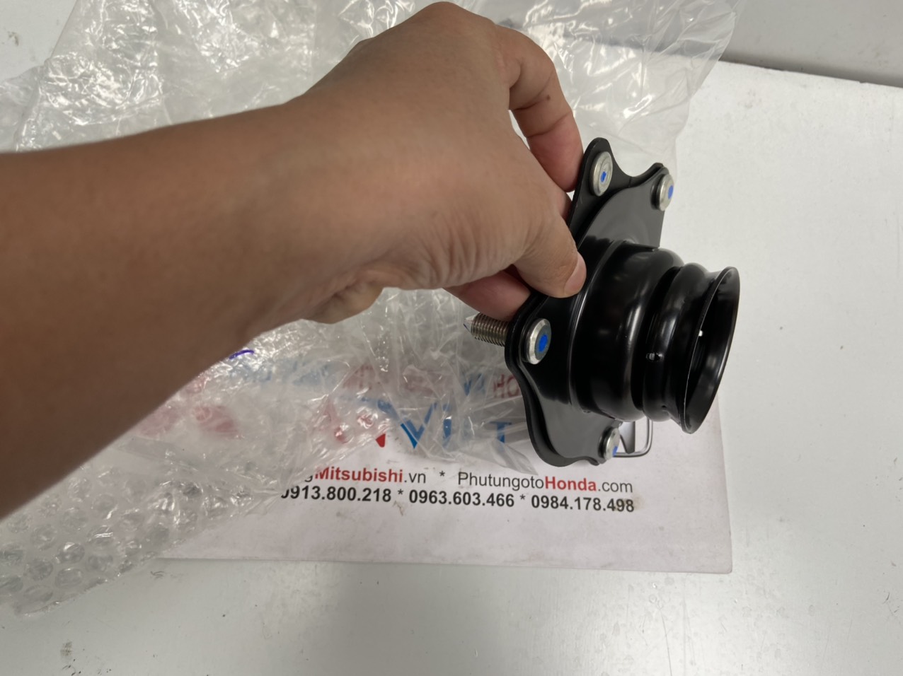 Bát bèo giảm xóc xe Honda CRV 2015 